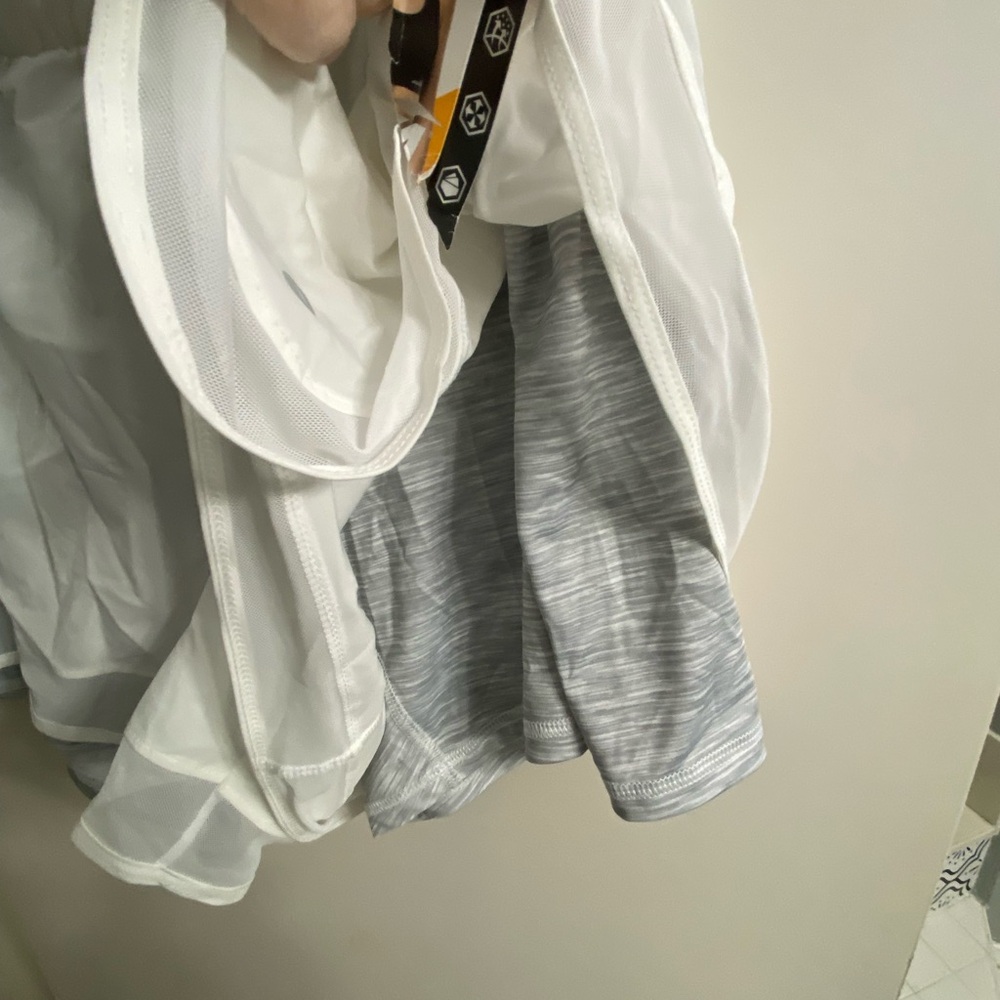 Avia Women's 2 in 1 White Athletic Shorts with Gray Compression Lining Size XXXL - Picture 4 of 7